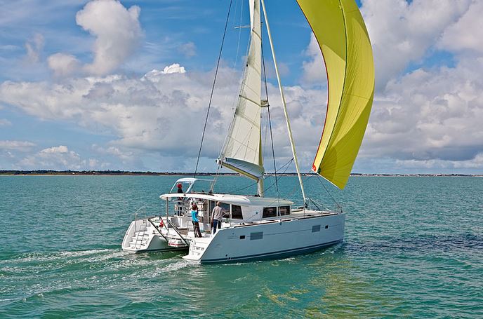 Lagoon 400 S2 – 4 + 2 cab. – Catamaran