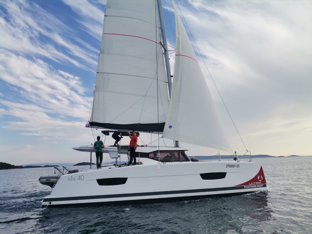 Fountaine Pajot Isla 40 – 4 + 1 cab. – Catamaran