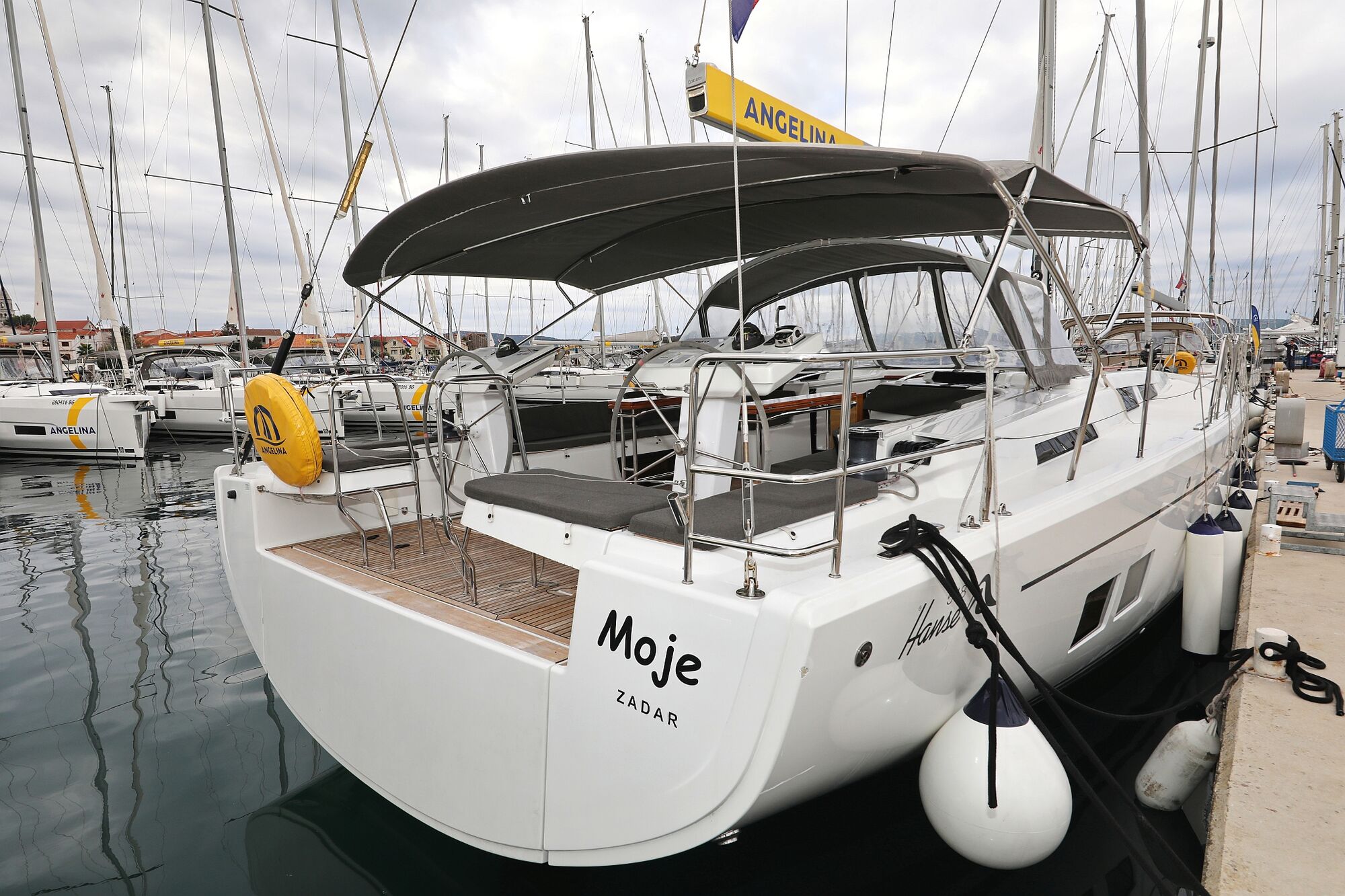 Hanse 548 – 5 + 1 cab. – Sailing yacht