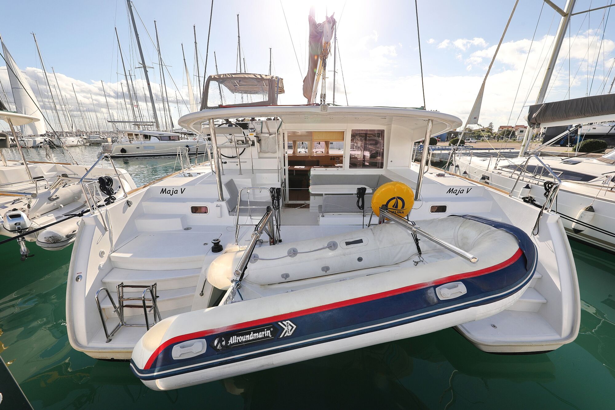Lagoon 400 S2 – 4 + 2 cab. – Catamaran