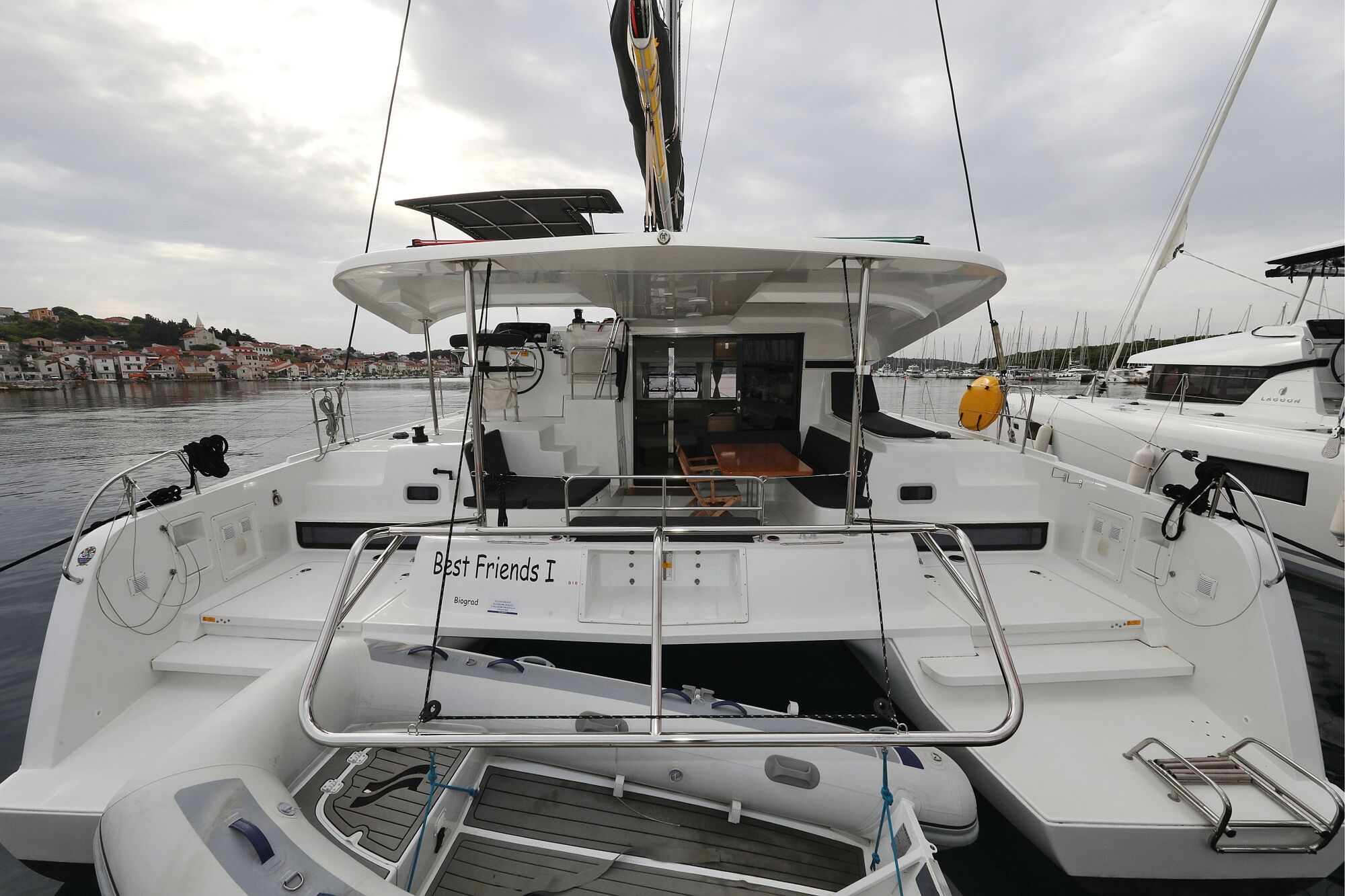 Lagoon 42 – 4 + 2 cab. – Catamaran