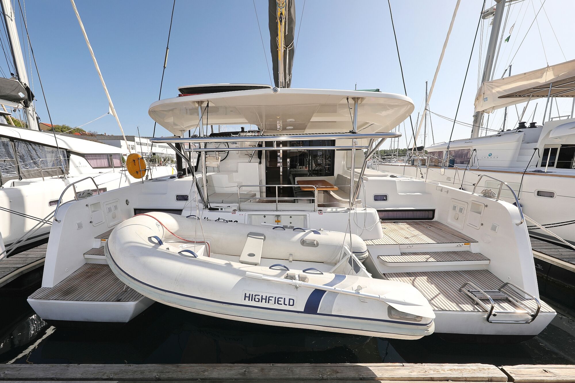 Lagoon 42 – 4 + 2 cab. – Catamaran