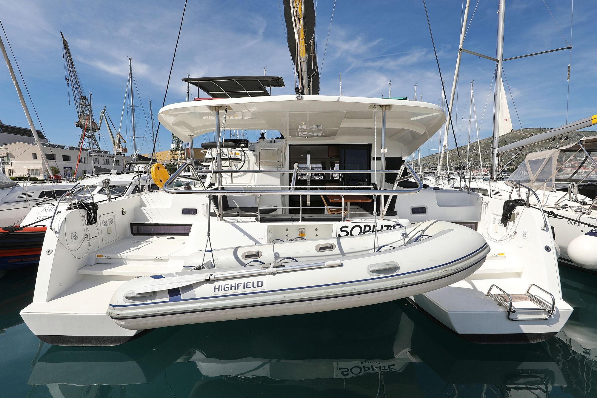 Lagoon 42 – 4 + 2 cab. – Catamaran