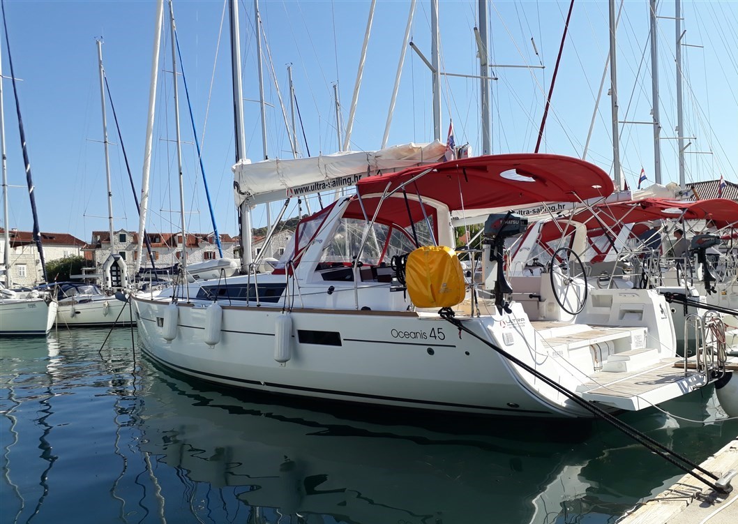 Oceanis 45 – 4 cab. – Sailing yacht