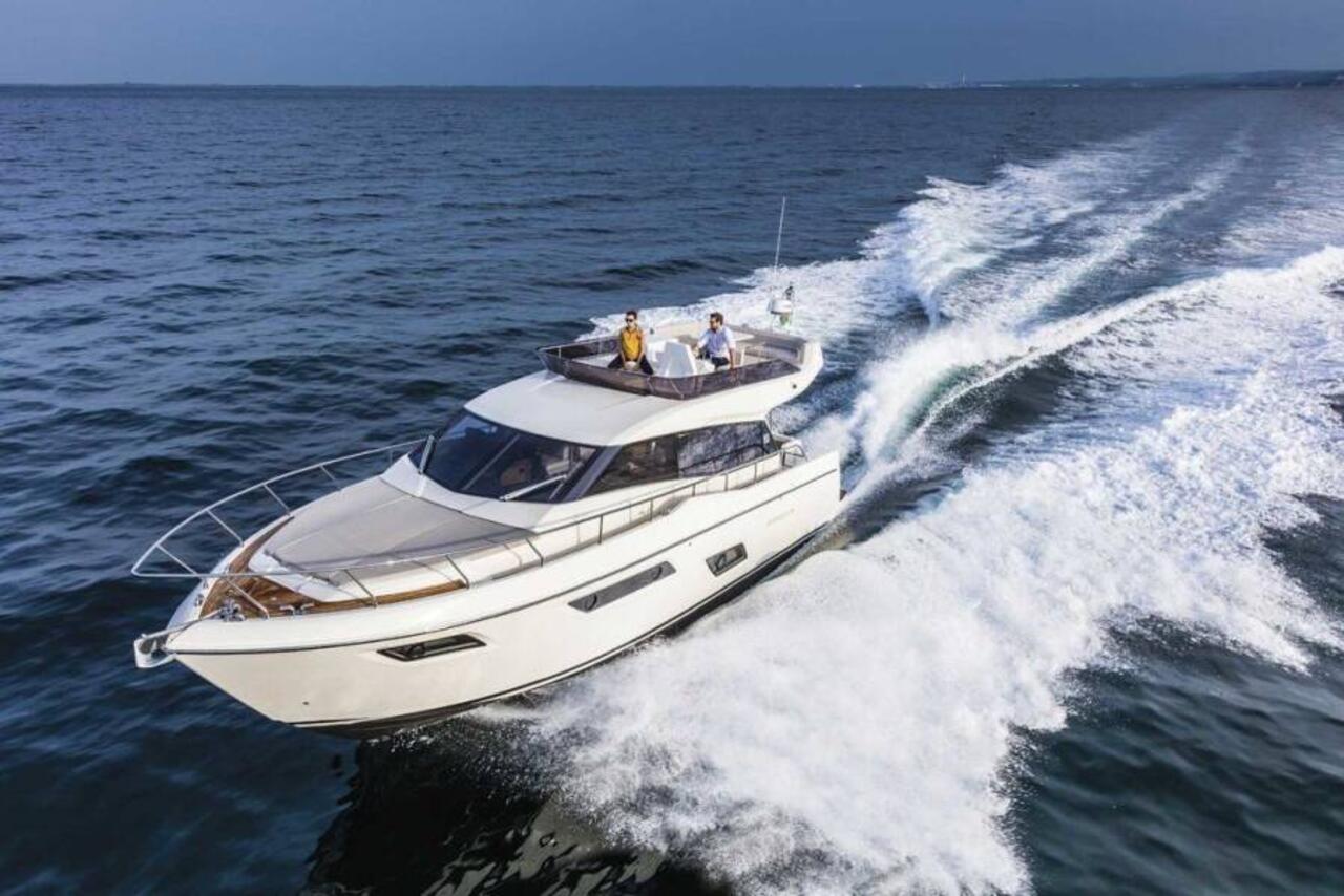 Ferretti Yachts 450 – Motor yacht