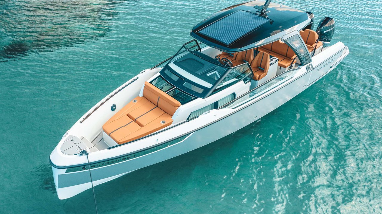 Saxdor 320 GTO – Motor boat