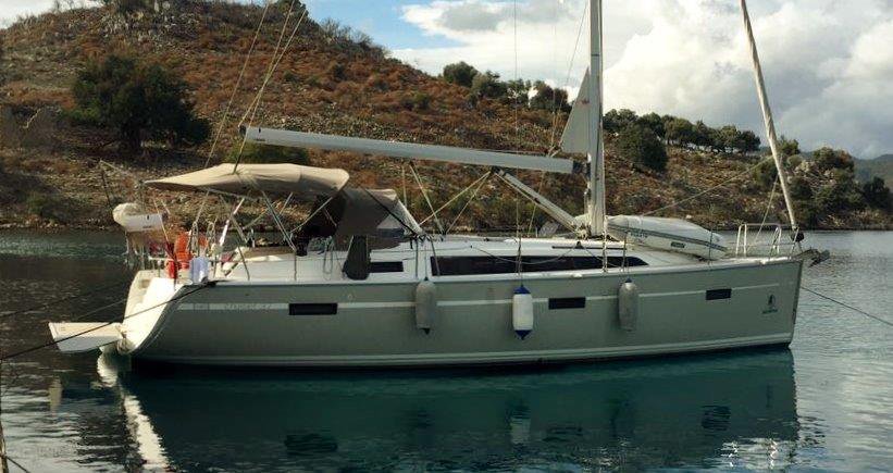 Bavaria Cruiser 37 – 3 cab. – Sailing yacht