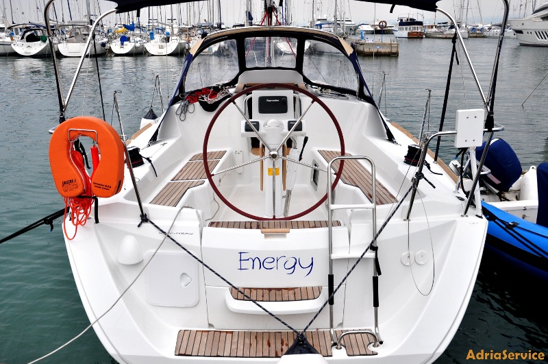 Sun Odyssey 33i – 2 cab. – Sailing yacht