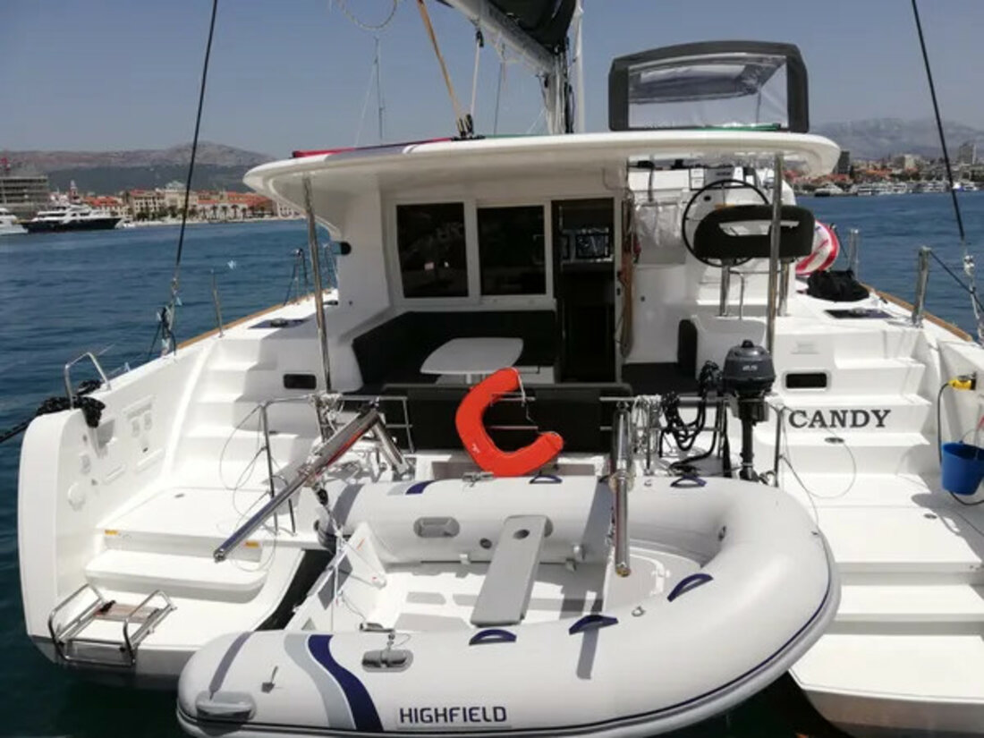 Lagoon 40 – 4 + 2 cab – Catamaran