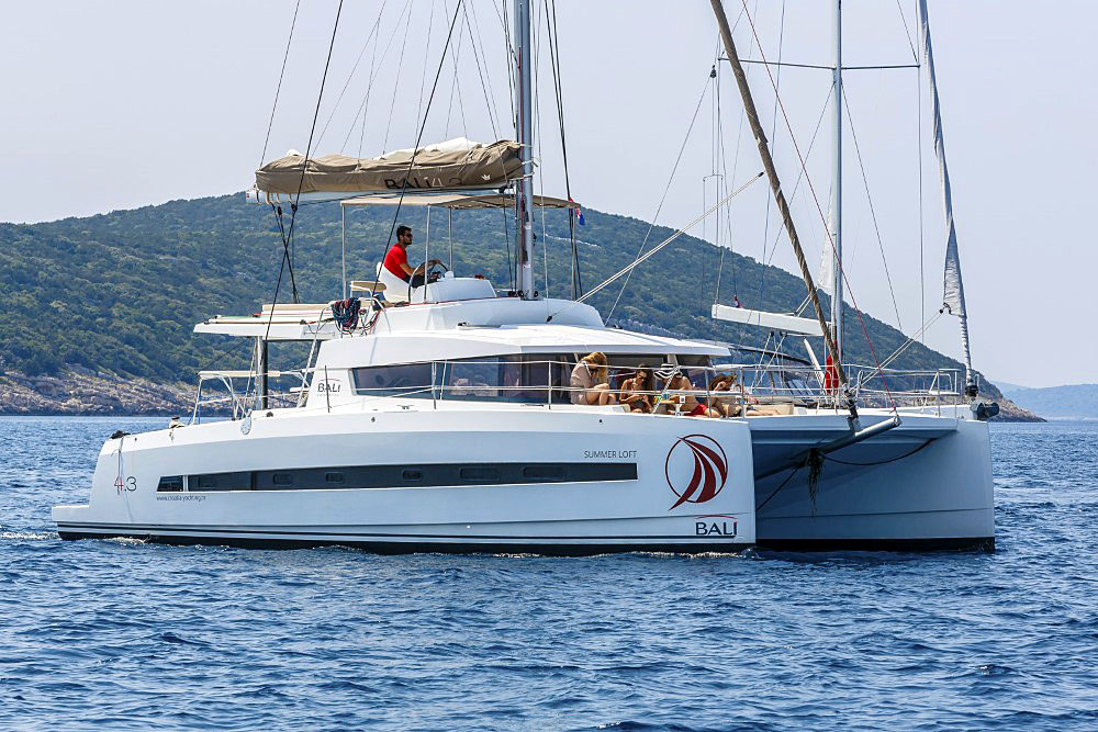 Bali 4.3 – 4 + 2 cab. – Catamaran