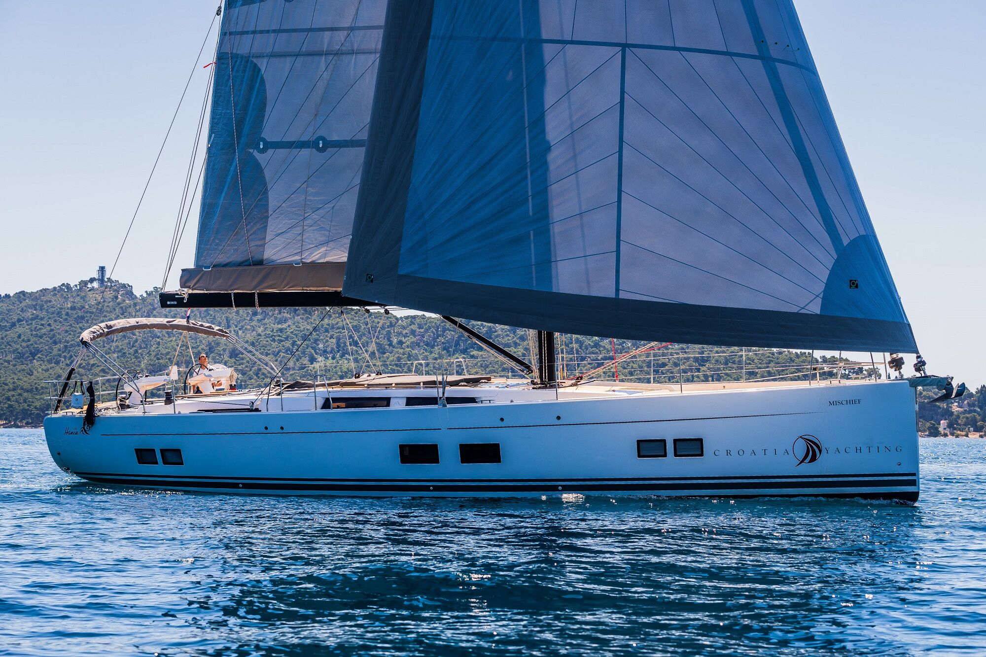Hanse 588 – 4 + 1 cab. – Sailing yacht