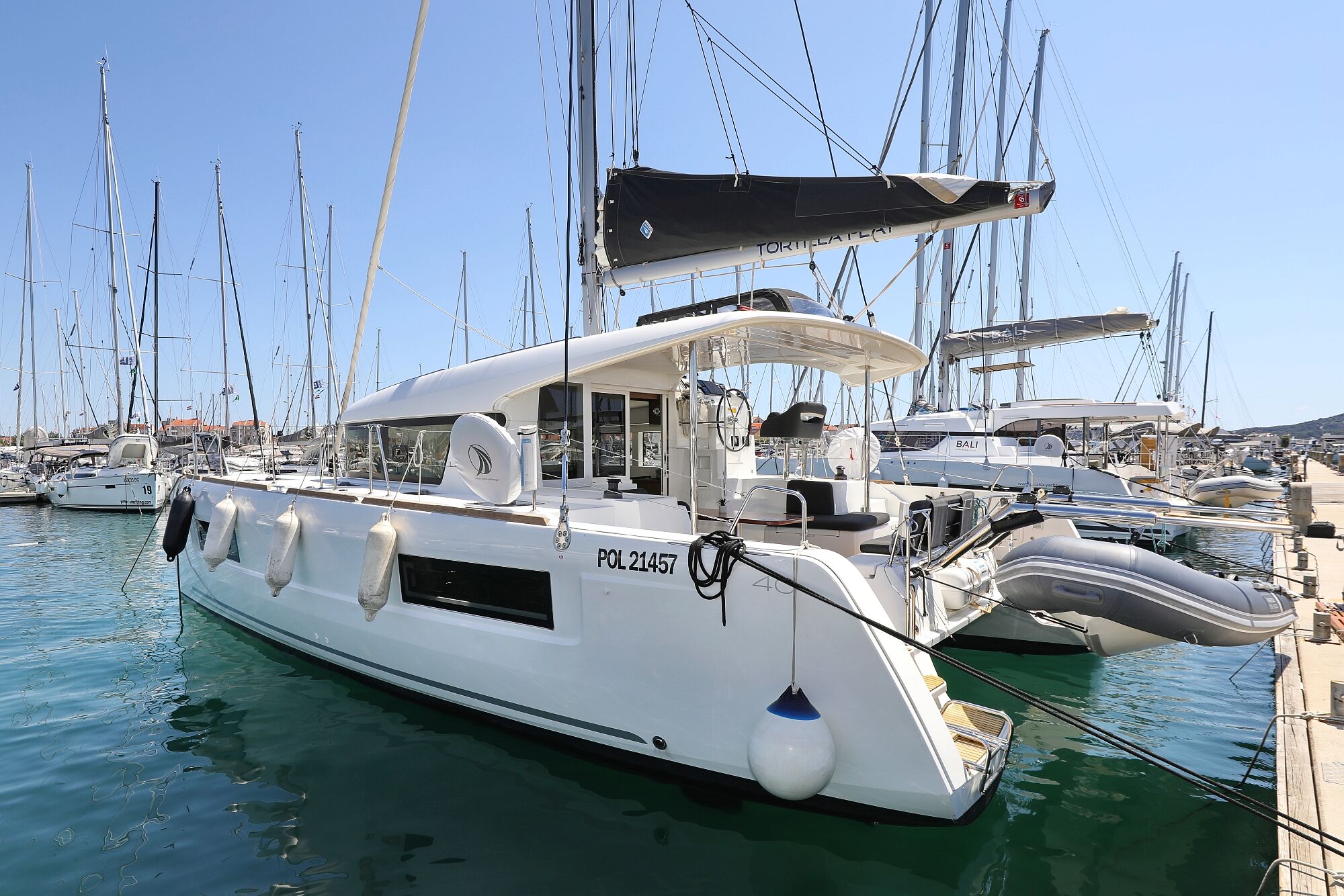 Lagoon 40 – 4 + 2 cab – Catamaran