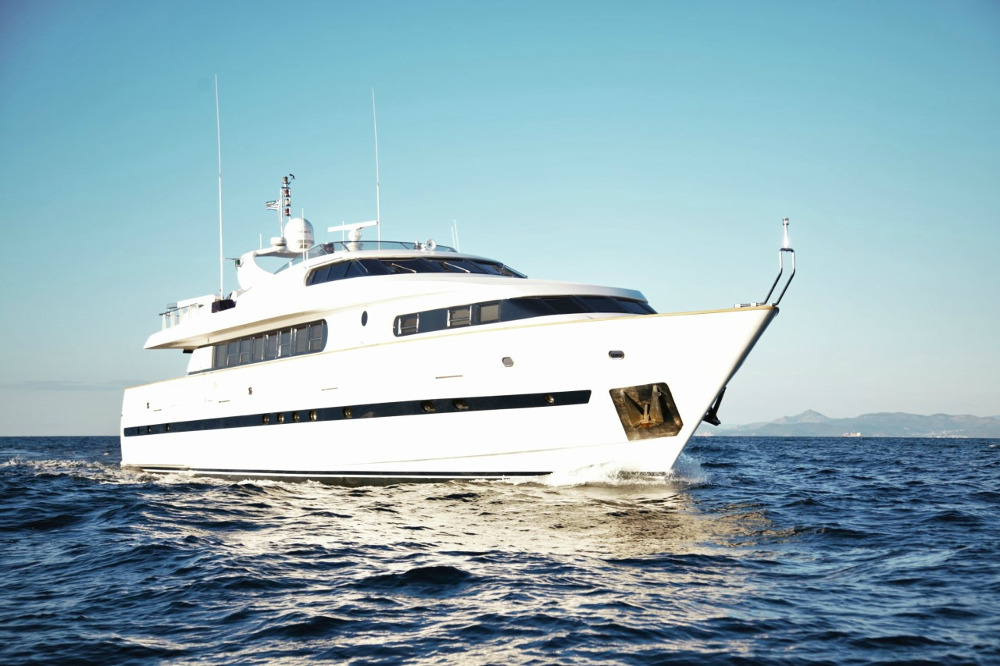 Bugari 100 – 5 + 2 cab. – Luxury motor yacht
