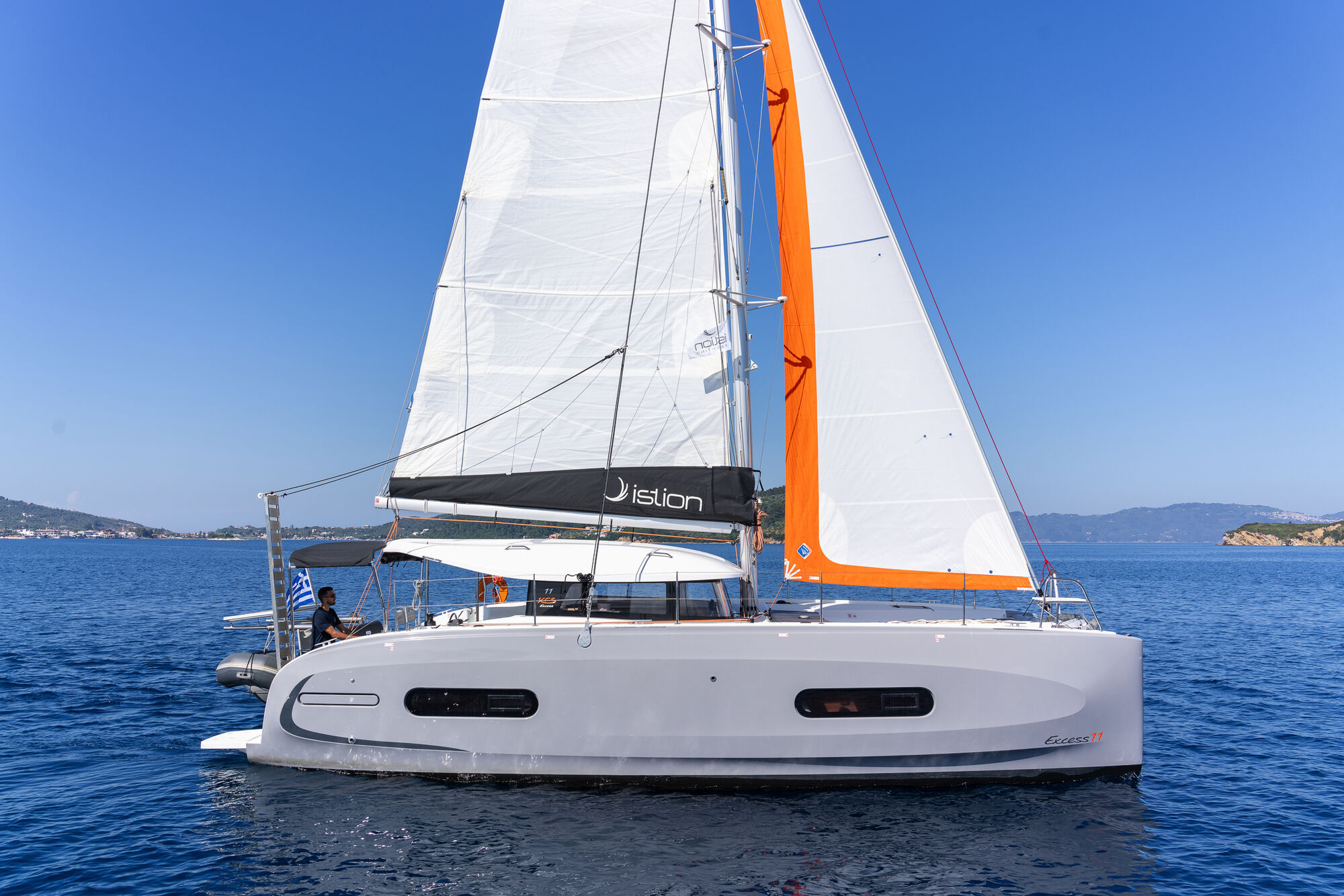 Excess 11 – 4 + 1 + 1 cab. – Catamaran