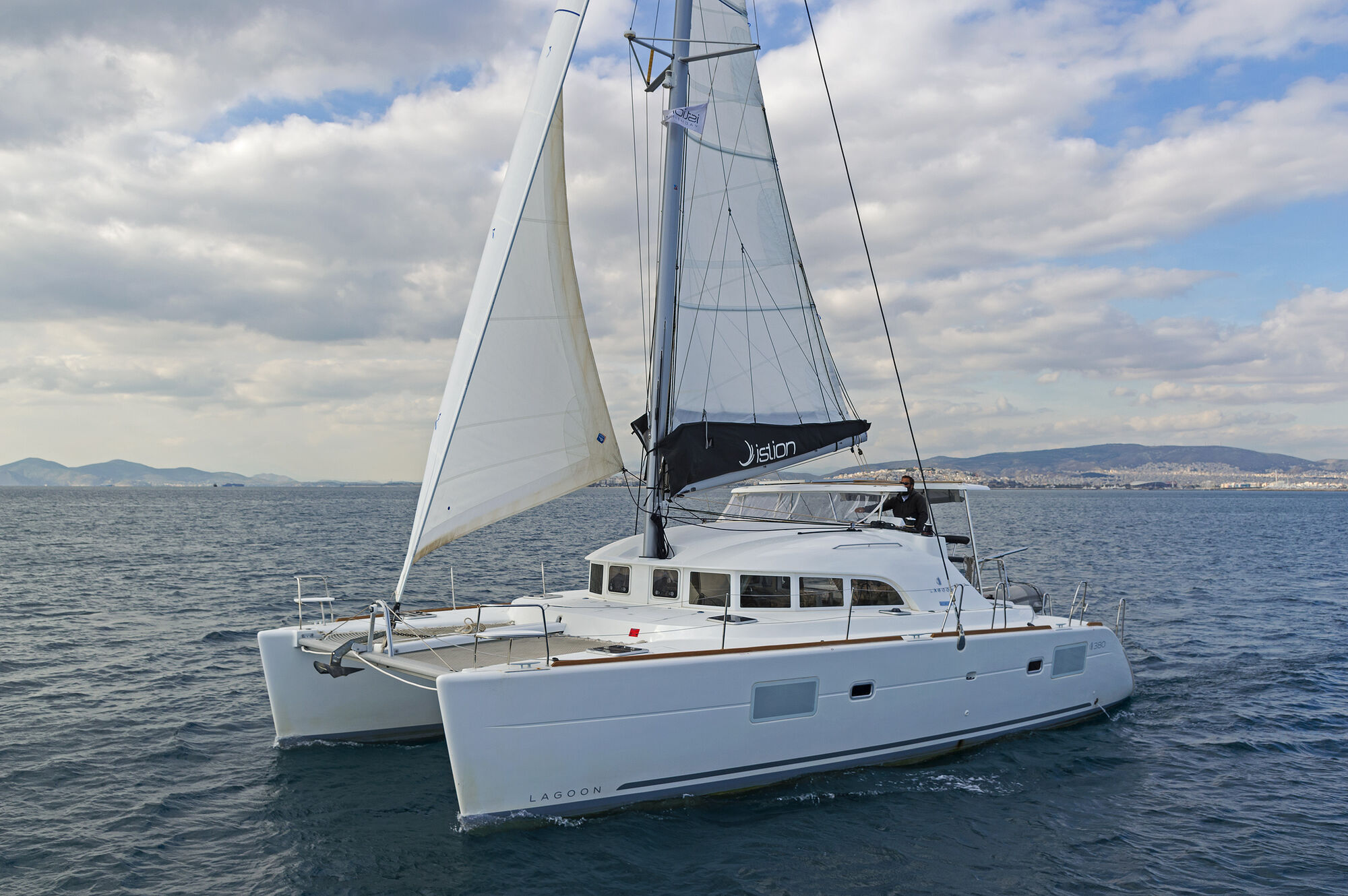 Lagoon 380 S2 – 4 + 2 cab. – Catamaran