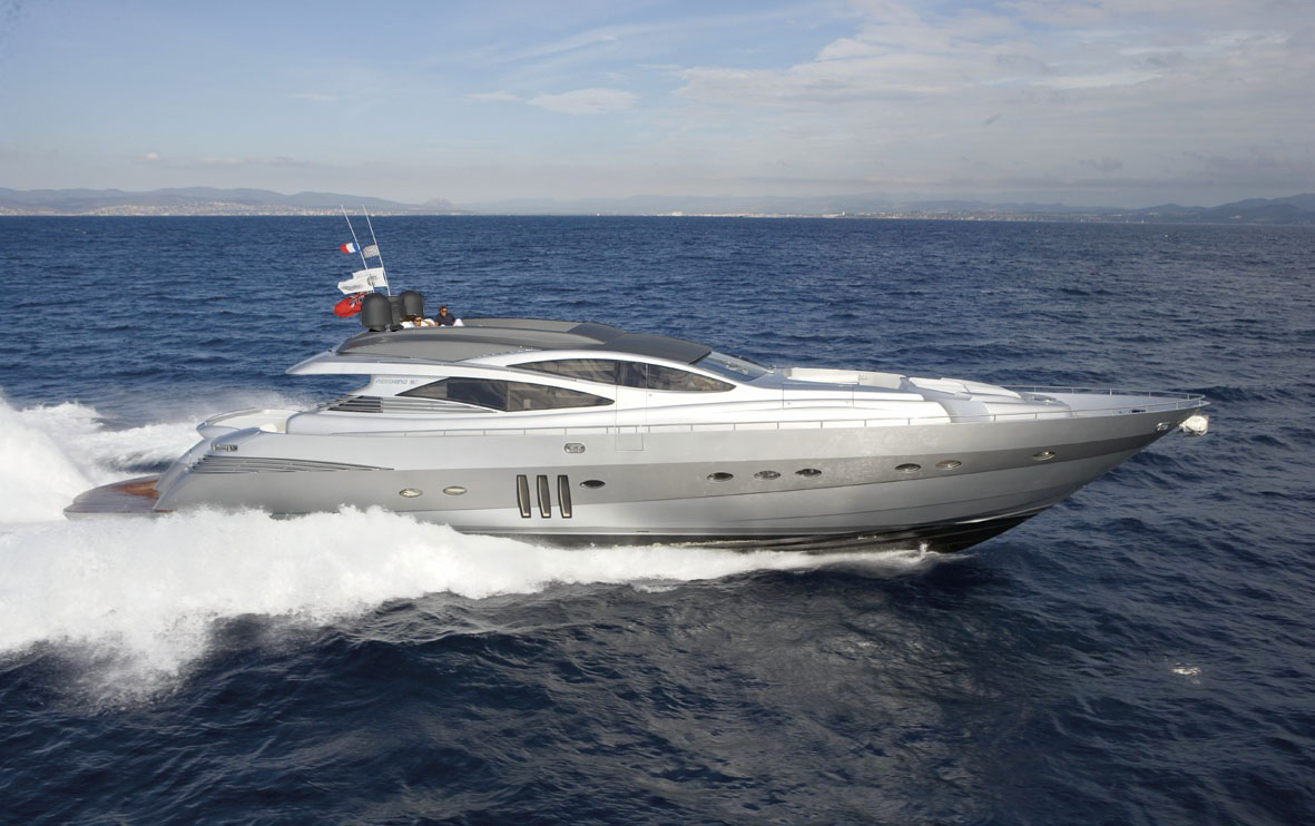Pershing 90 Sport – Luxury motor yacht