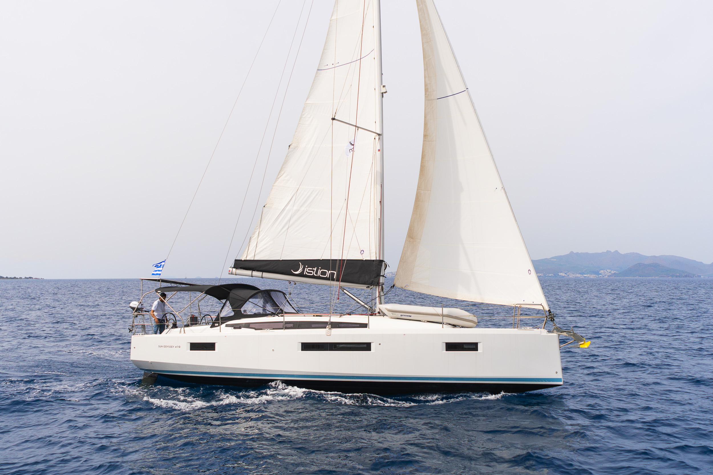 Sun Odyssey 410 – 3 cab. – Sailing yacht