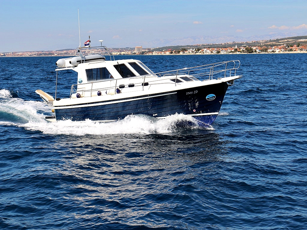 Adria 1002 Vektor – Motor boat