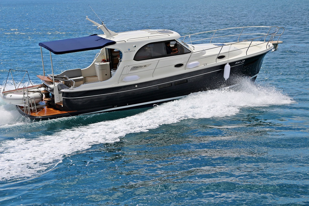 Adriana 36 – Motor boat