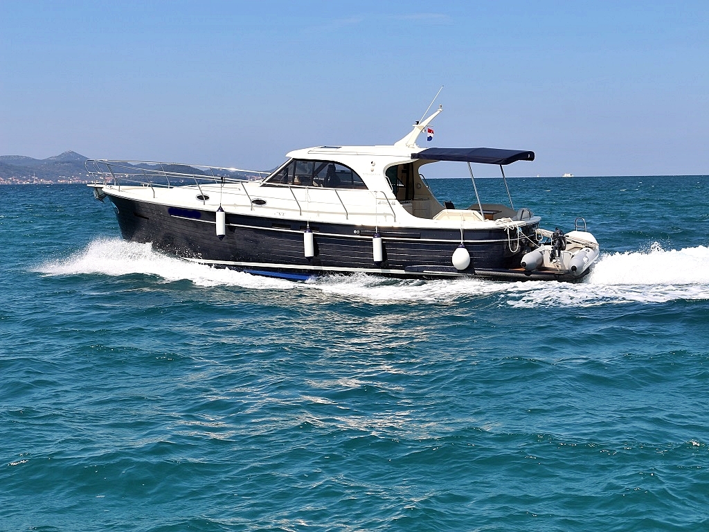 Adriana 44 – Motor yacht