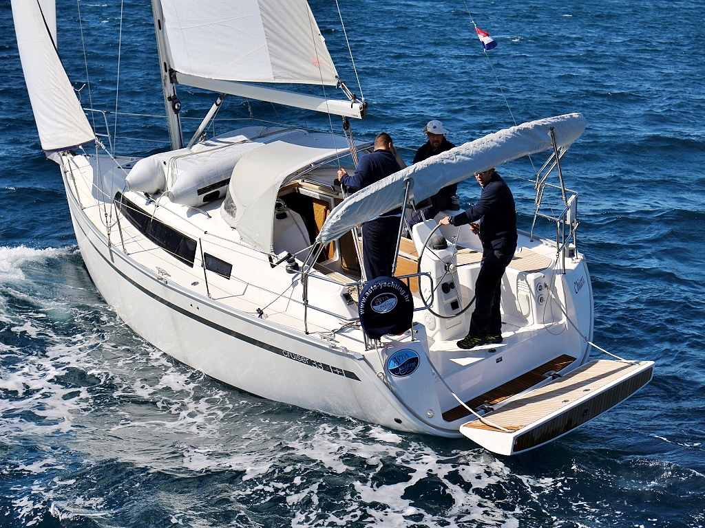Bavaria Cruiser 33 – Sailing yacht