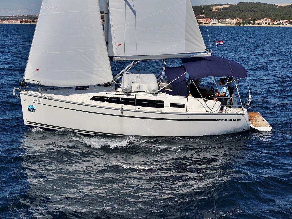 Bavaria Cruiser 34 – Sailing yacht