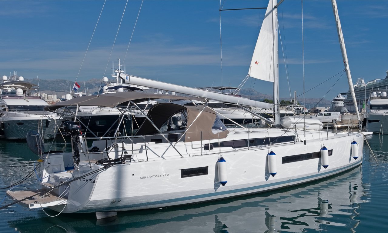 Sun Odyssey 490 – 4 + 1 cab. – Sailing yacht