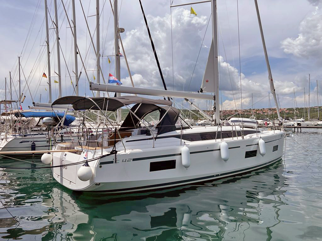 Bavaria C42 – Sailing yacht