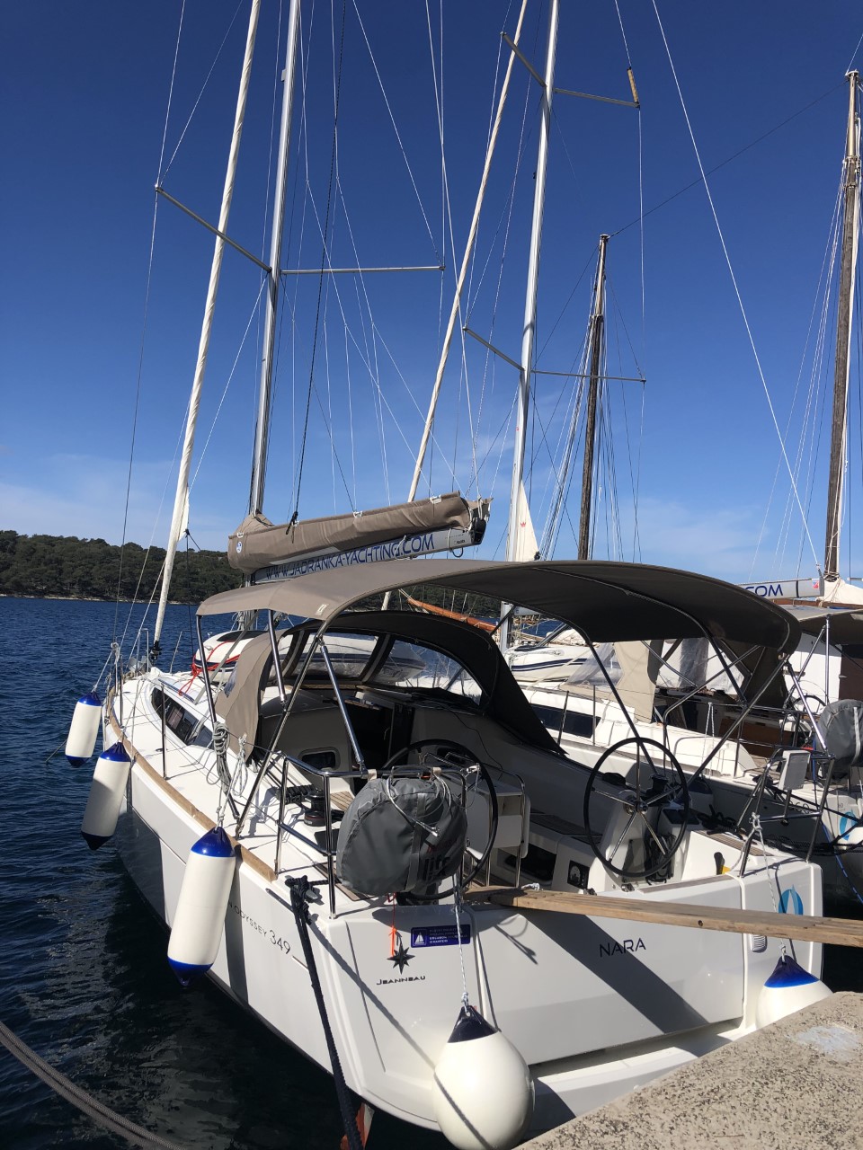 Sun Odyssey 349 – 3 cab. – Sailing yacht