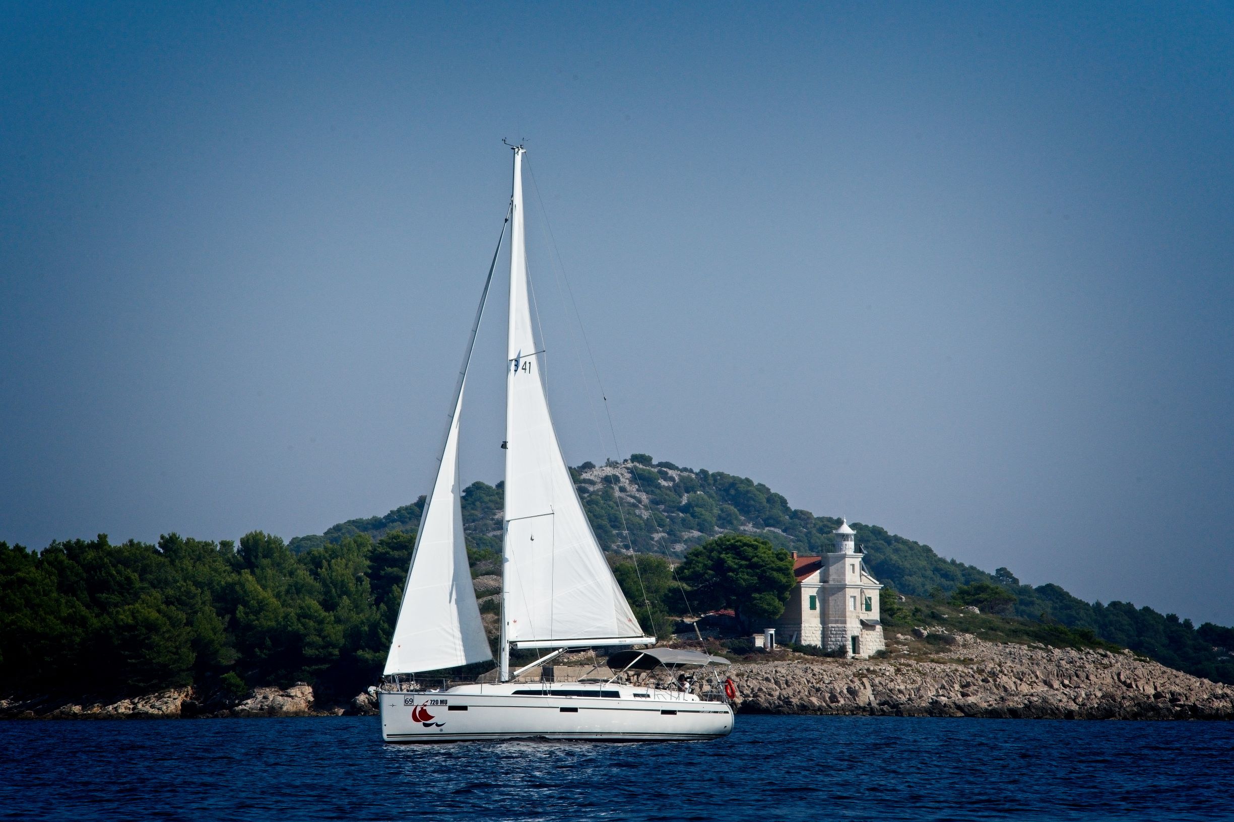 Bavaria Cruiser 41 – 3 cab. – Sailing yacht