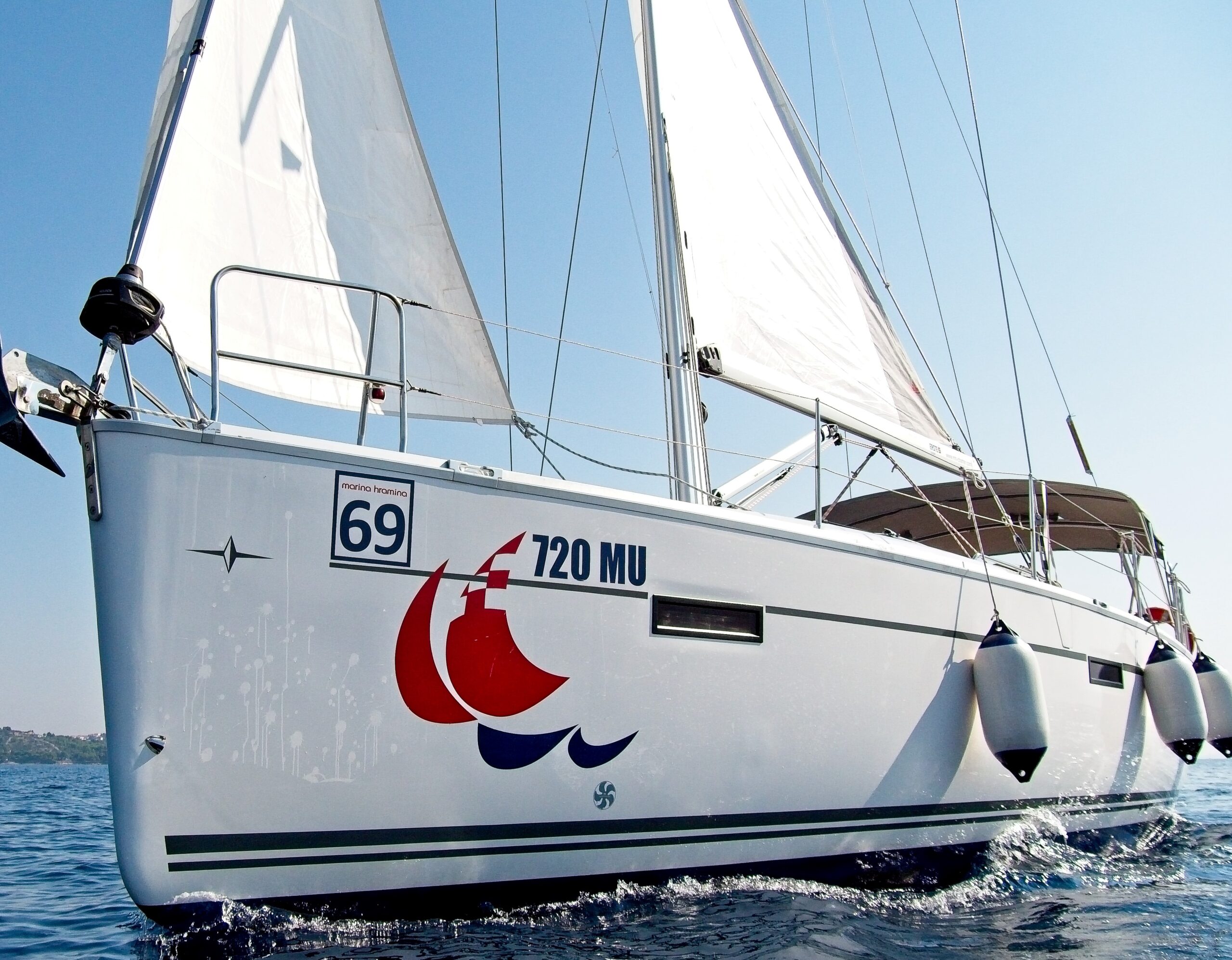Bavaria Cruiser 41 – 3 cab. – Sailing yacht