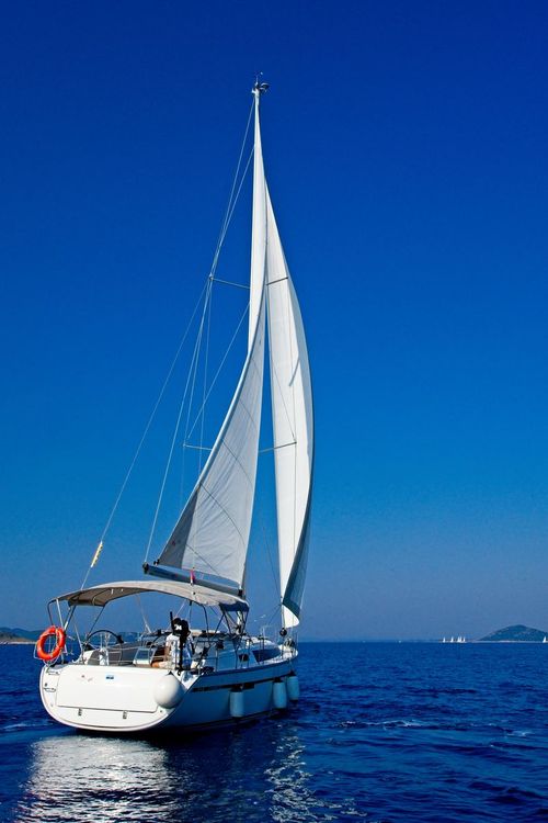 Bavaria Cruiser 41 – 3 cab. – Sailing yacht