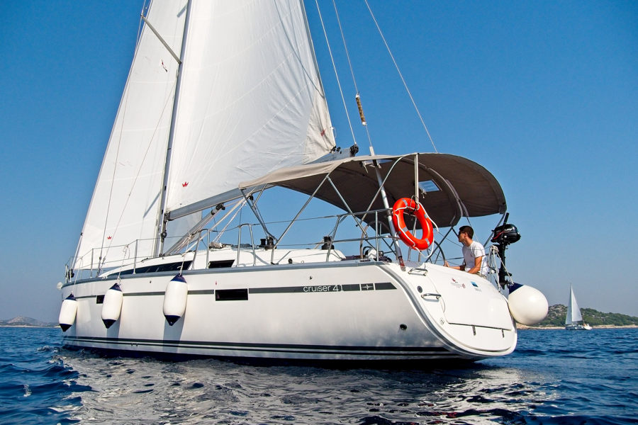 Bavaria Cruiser 41 – 3 cab. – Sailing yacht