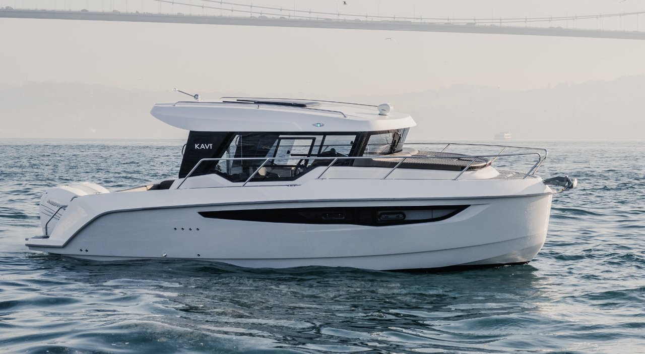 Kavi 9 – Motor boat