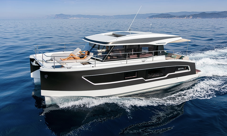 Fountaine Pajot MY4.S – Power catamaran