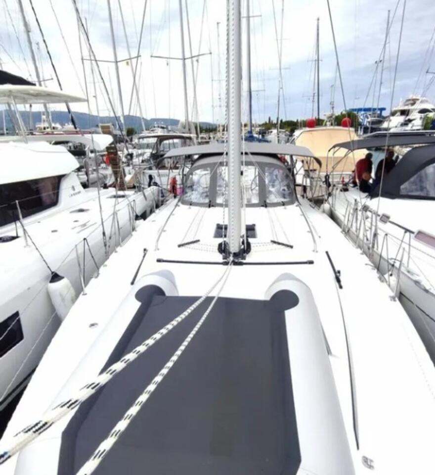 Bavaria C42 – Sailing yacht