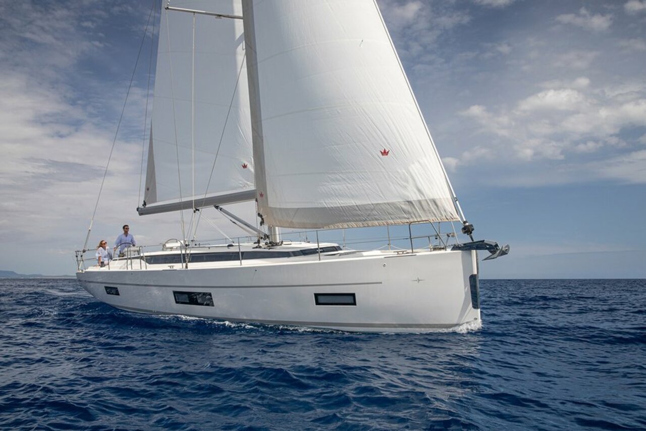 Bavaria C45 – 3 cab. – Sailing yacht