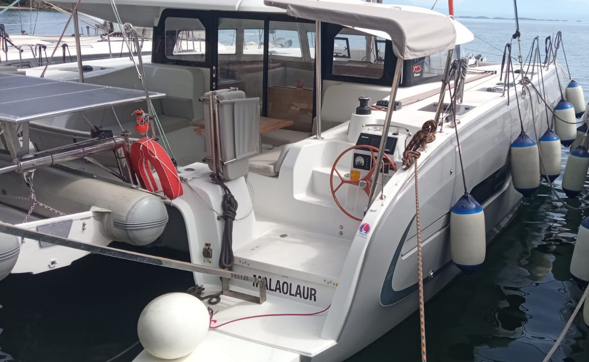 Excess 11 – 4 + 1 + 1 cab. – Catamaran