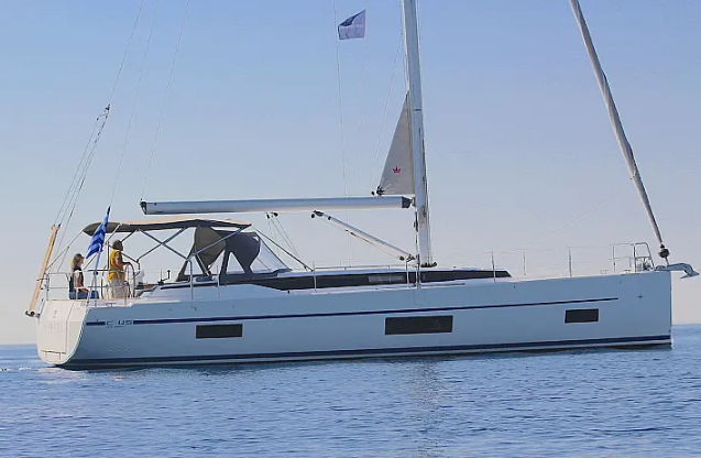 Bavaria C45 – 5 cab. – Sailing yacht