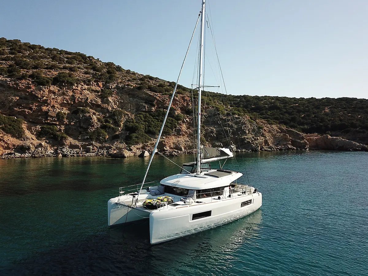 Lagoon 40 – 4 + 2 cab – Catamaran
