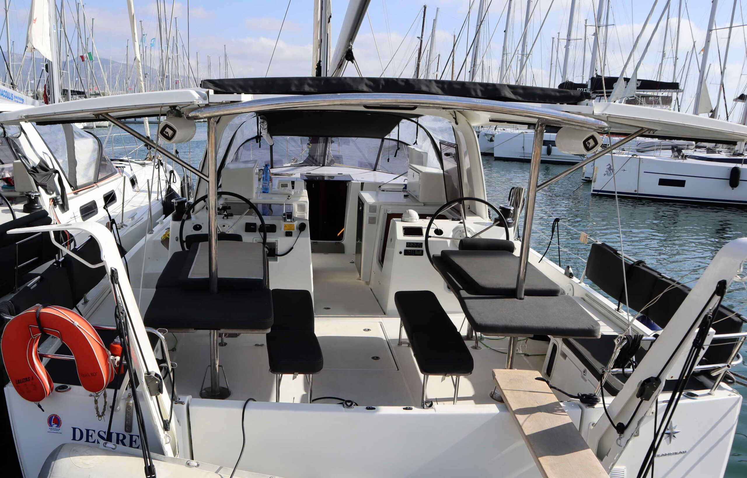 Sun Loft 47 – 6 + 1 cab. – Sailing yacht
