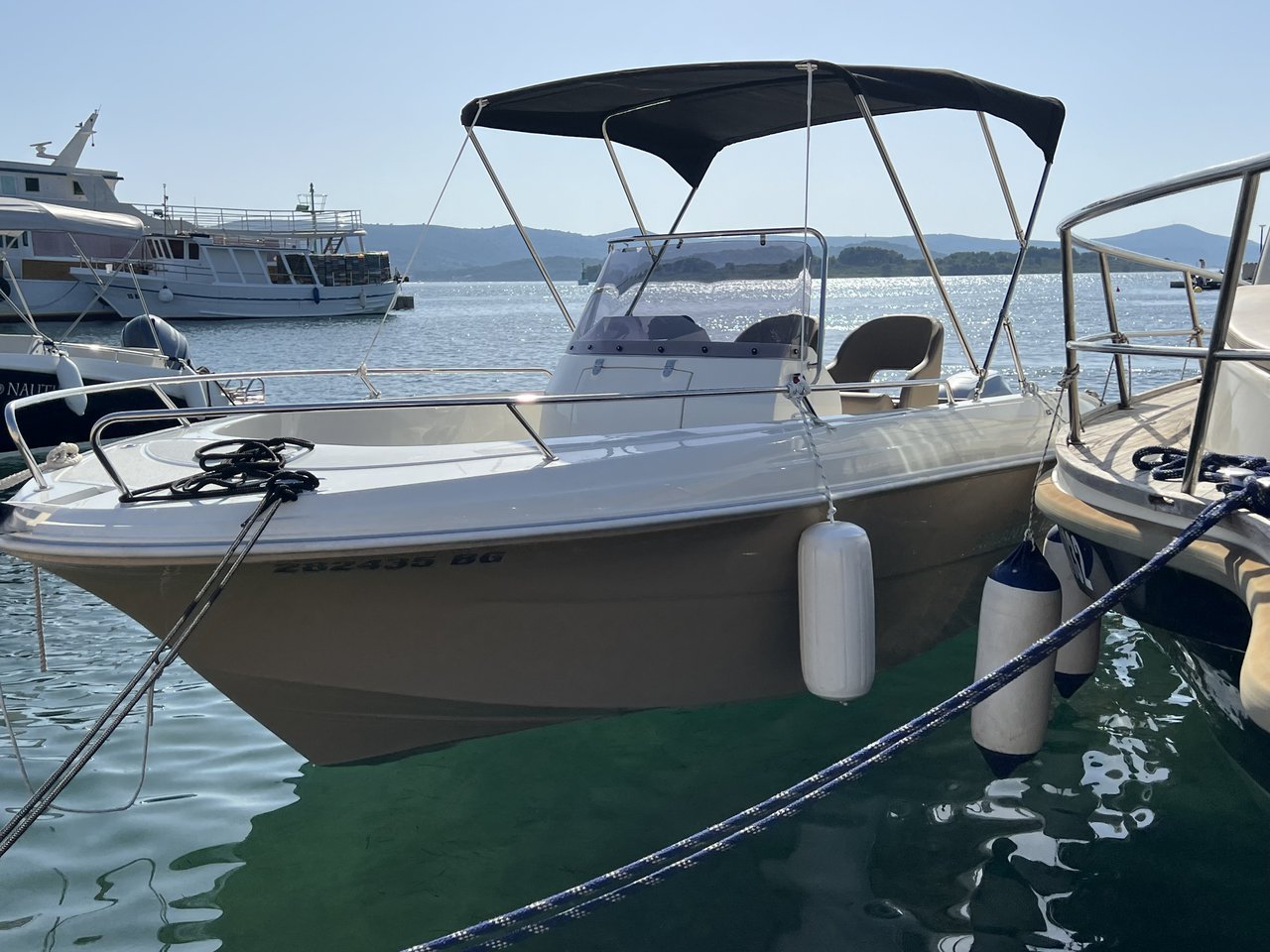 Atlantic Marine 530 – Motor boat