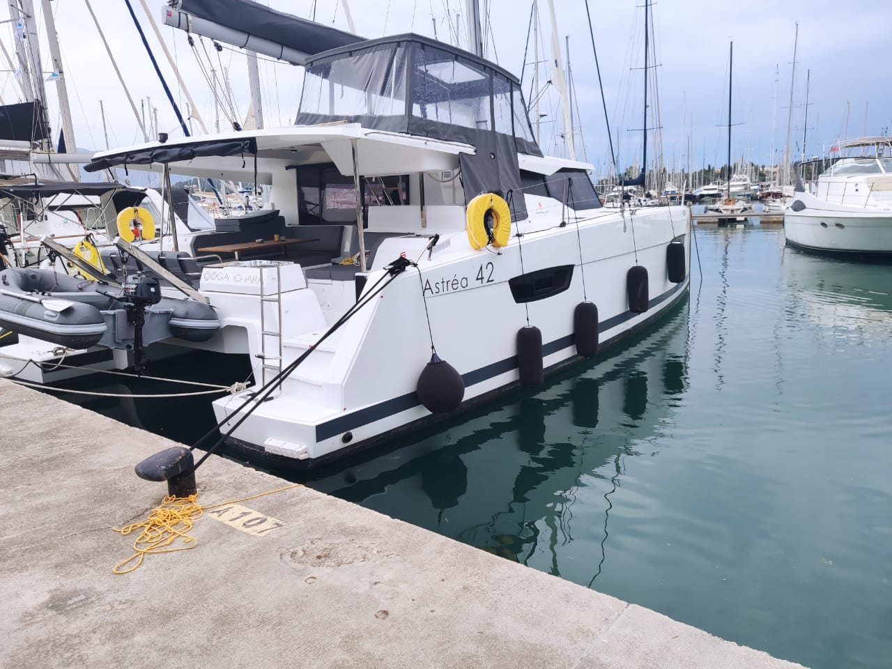 Fountaine Pajot Astrea 42 – 4 + 2 cab. – Catamaran