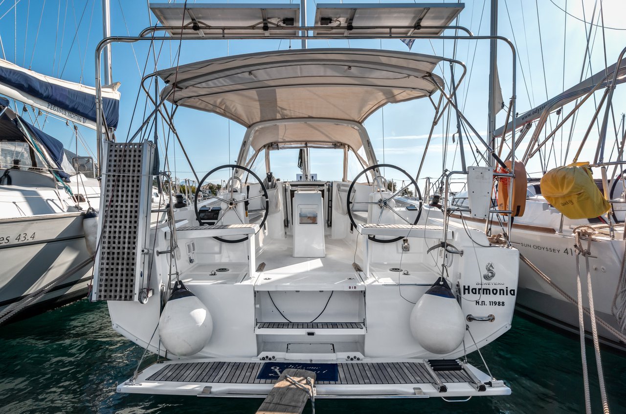 Oceanis 38.1 – Sailing yacht