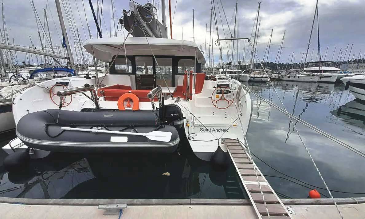 Excess 11 – 4 + 1 cab. – Catamaran