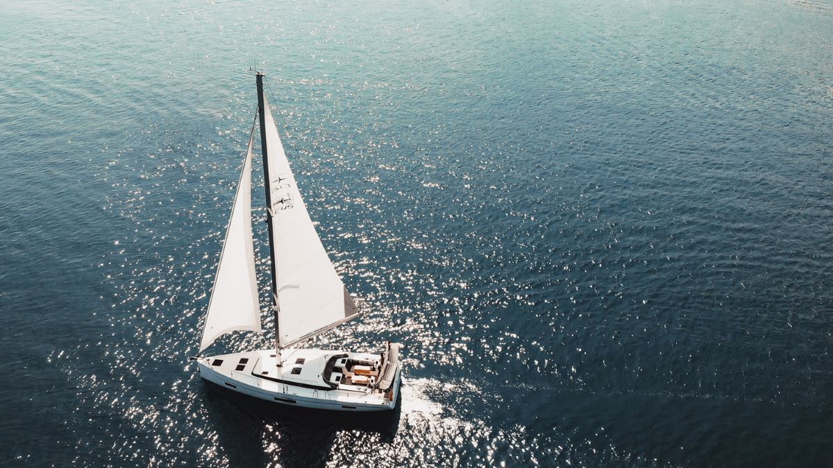 Bavaria C45 Style – 3 cab. – Sailing yacht