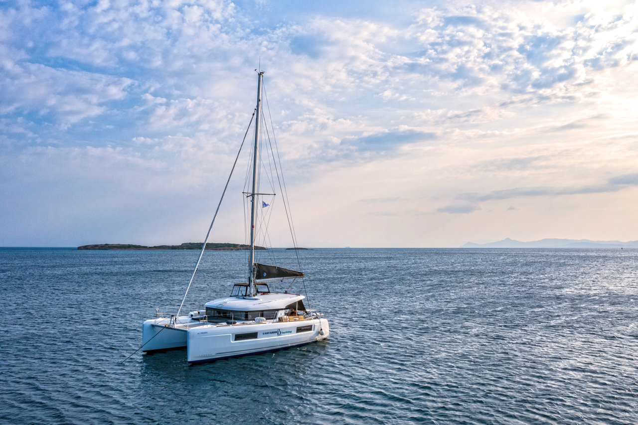Lagoon 40 – 4 + 1 cab. – Catamaran