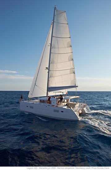 Lagoon 400 S2 – Catamaran