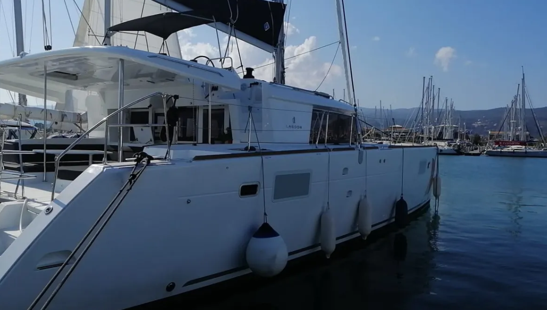 Lagoon 450 F – 4 + 2 cab. – Catamaran