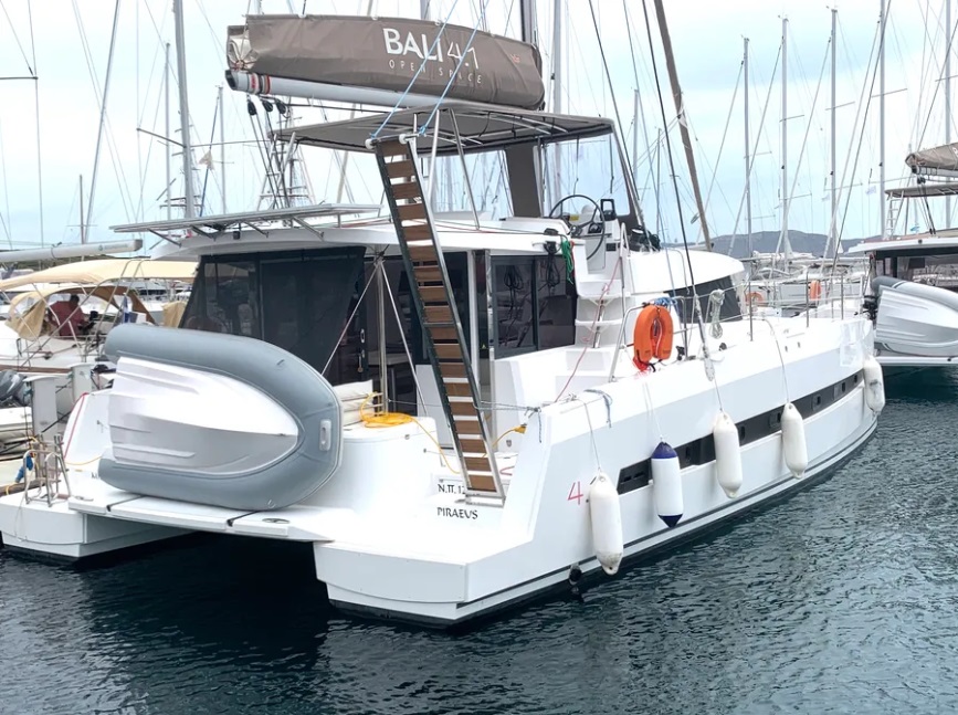 Bali 4.1 – 4 + 2 cab. – Catamaran